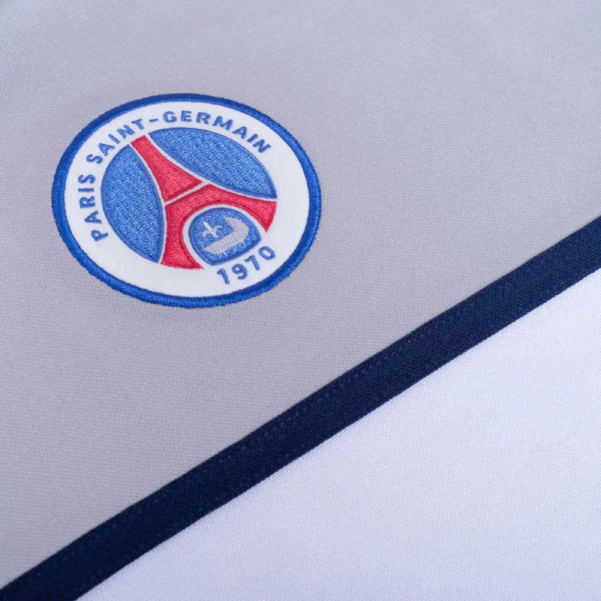 2000-01 Paris Saint-Germain FC Away