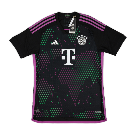 2023-24 FC Bayern München Away